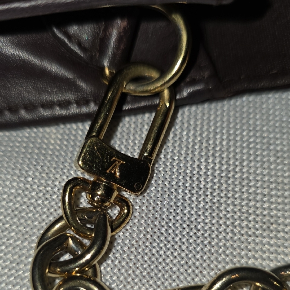 Louis Vuitton Patent Monogram Wristlet Clutch in Deep Wine - Picture 6 of 8
